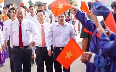 Phó Thủ tướng dự Ngày hội Đại đoàn kết tại Bình Dương